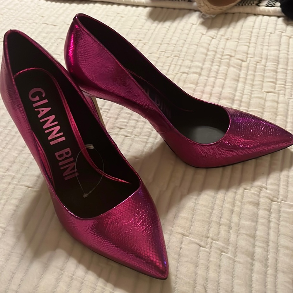 New nwot Gianni Bini pink heels